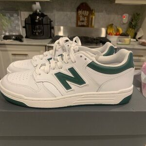 New Balance (480) green and white sneakers